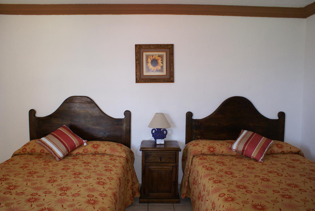 Hotel Los Sauces Villa Del Carbon Oda fotoğraf